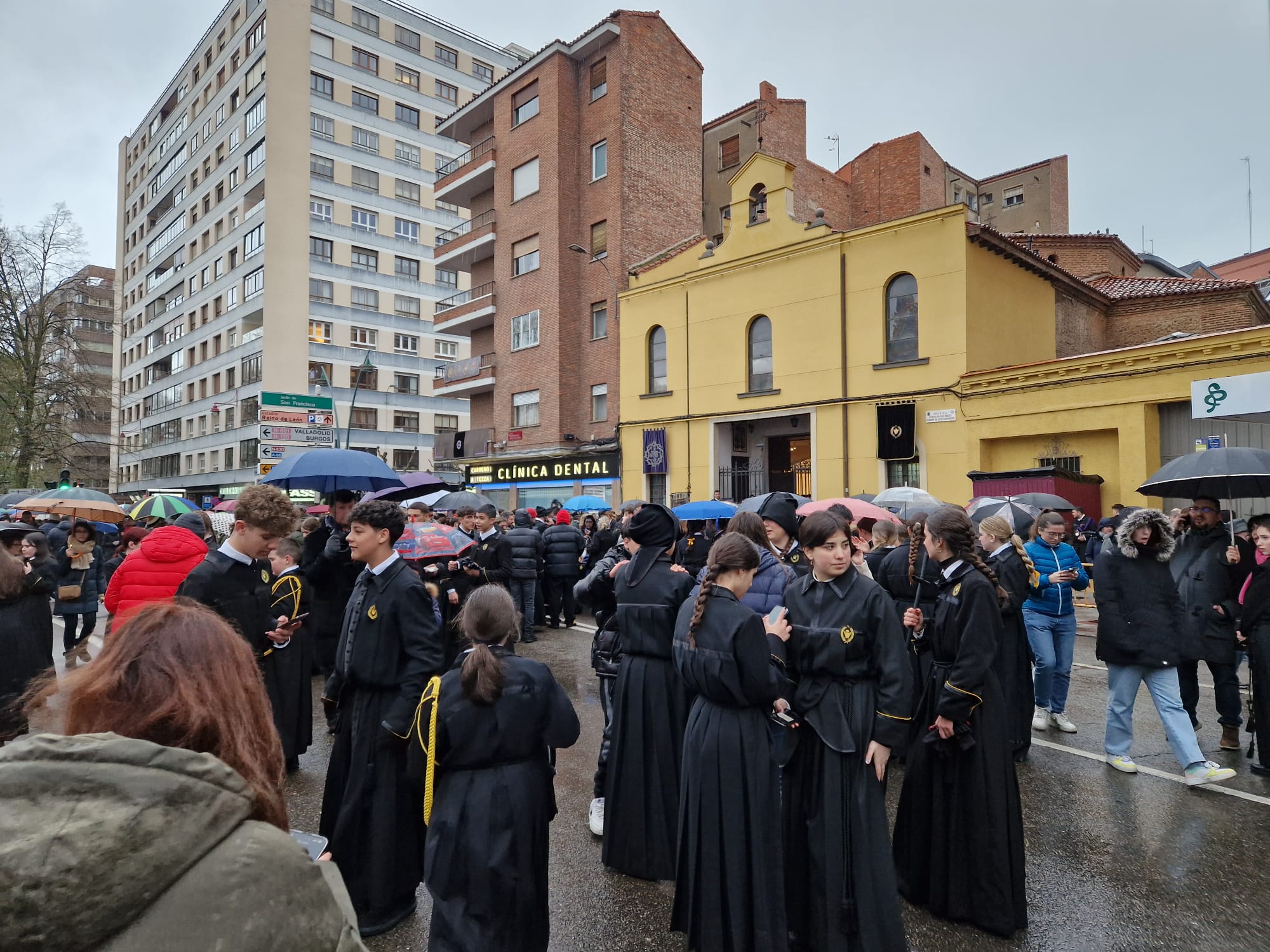 Solemne y Oficial Procesión del Santo Entierro