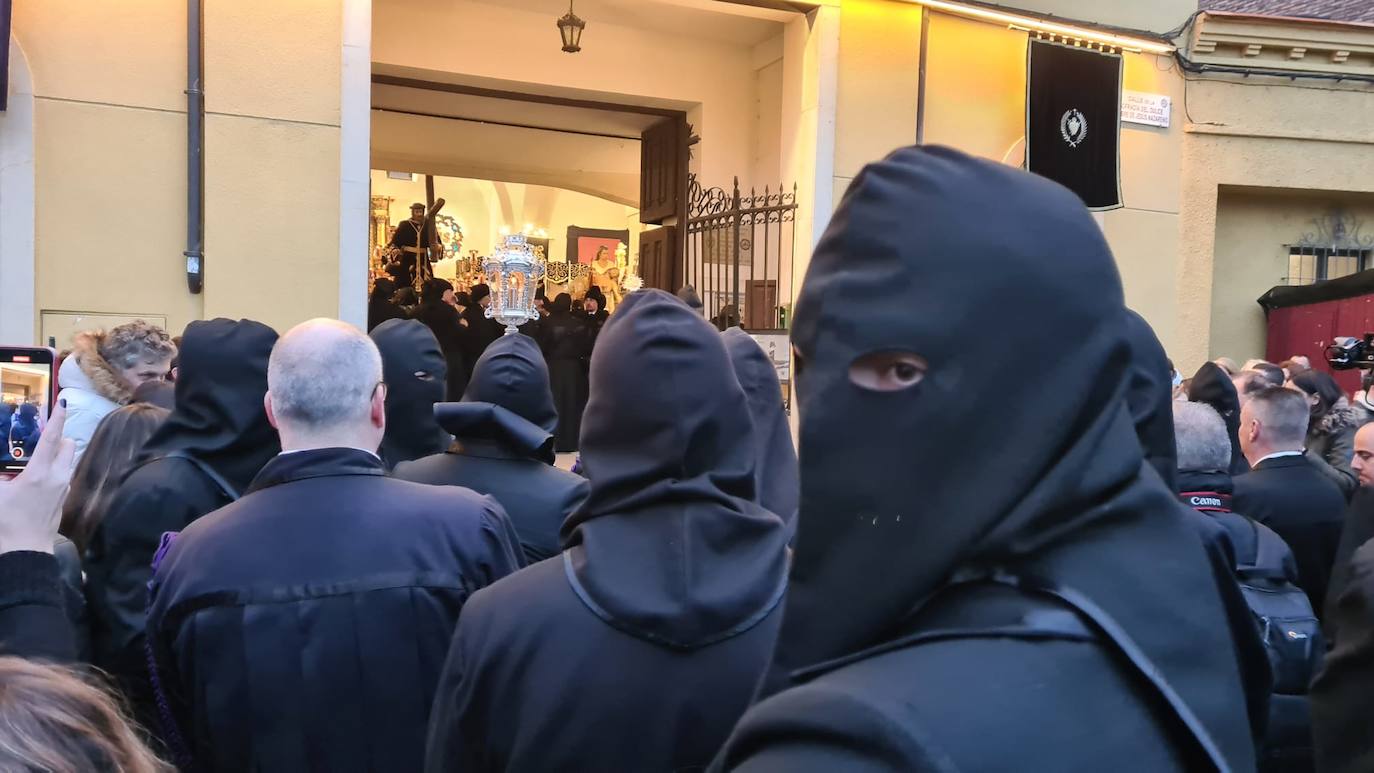 Salida de la procesión de Los Pasos