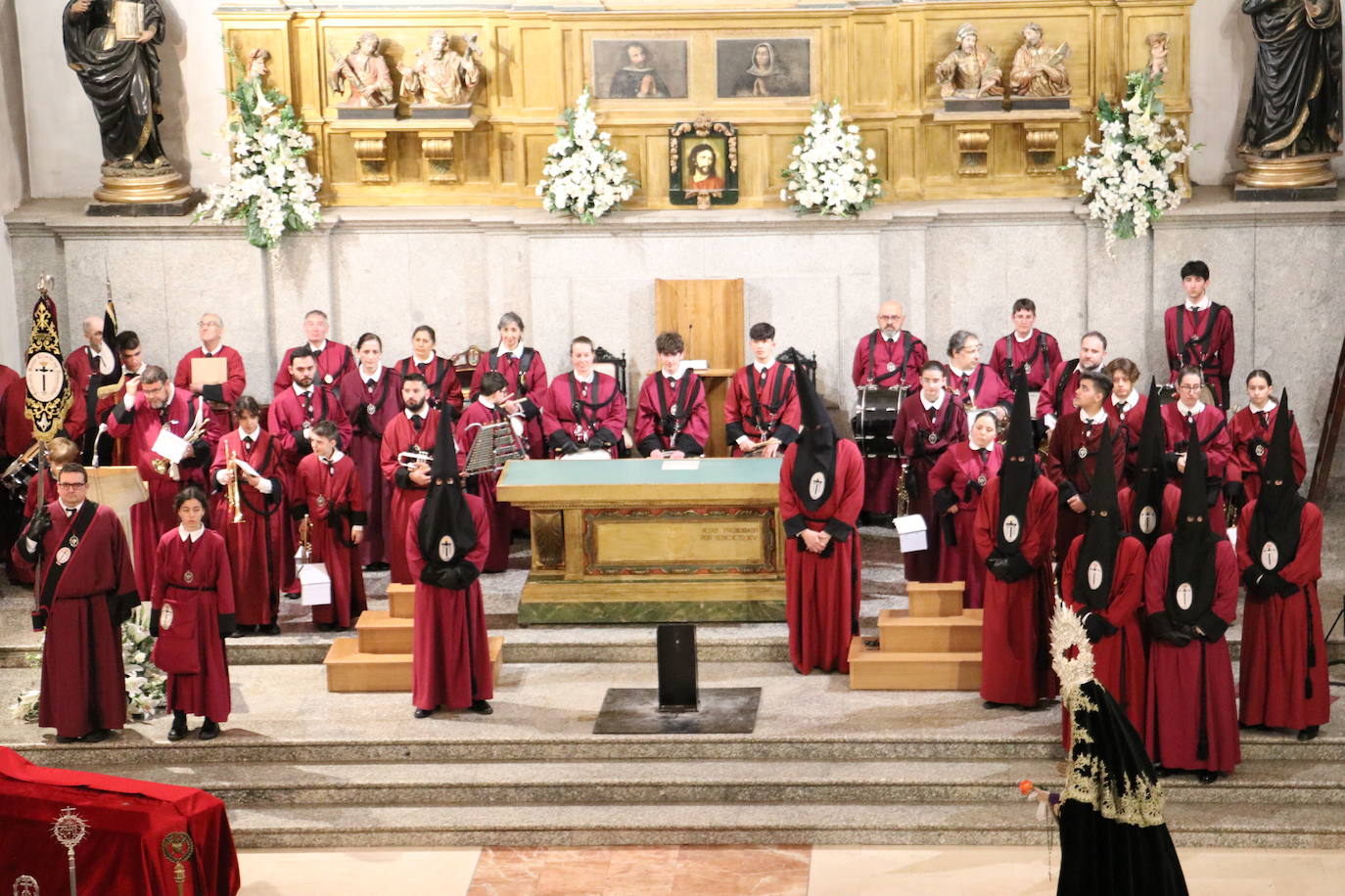 Procesión del santo Cristo del Desenclavo en León