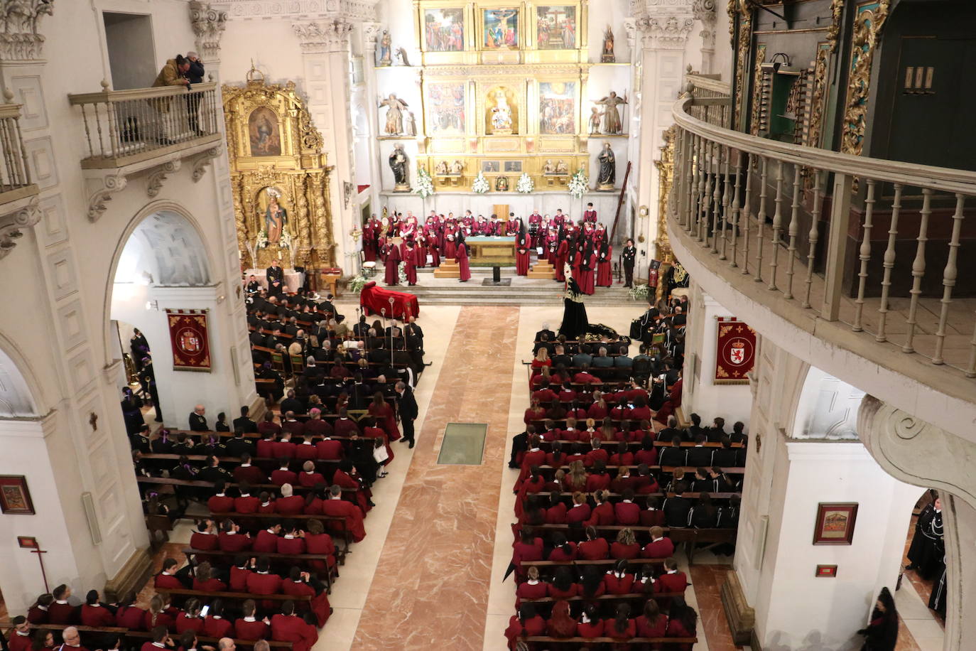 Procesión del santo Cristo del Desenclavo en León