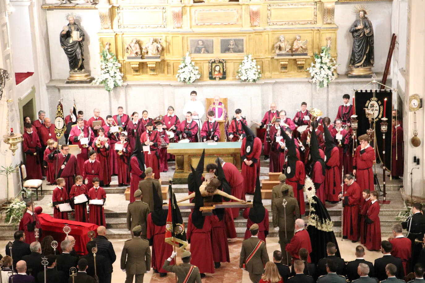 Procesión del santo Cristo del Desenclavo en León