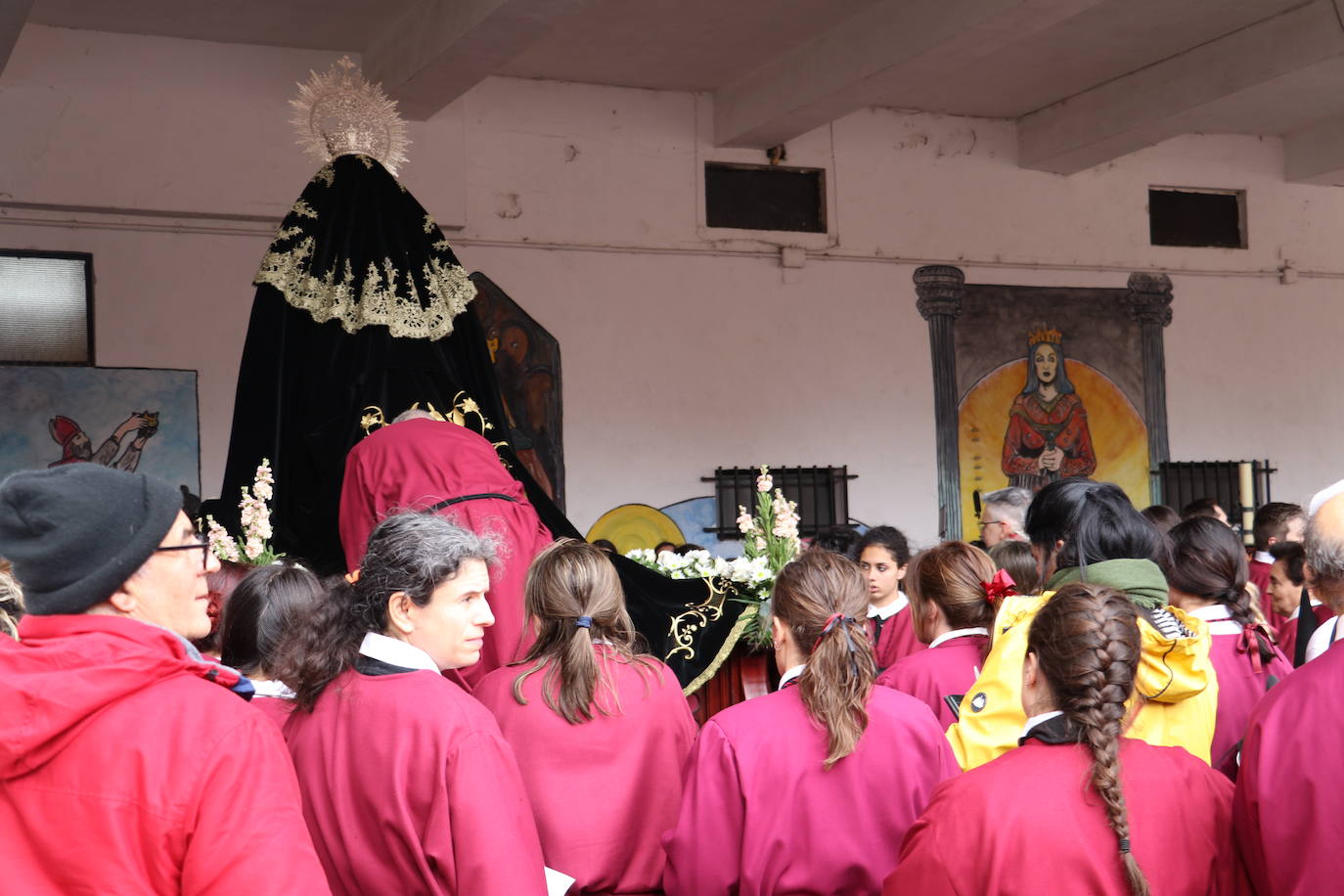 Procesión del santo Cristo del Desenclavo en León