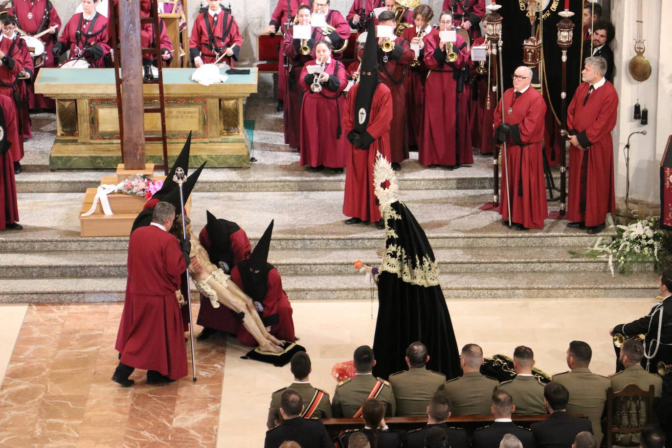 Procesión del santo Cristo del Desenclavo en León