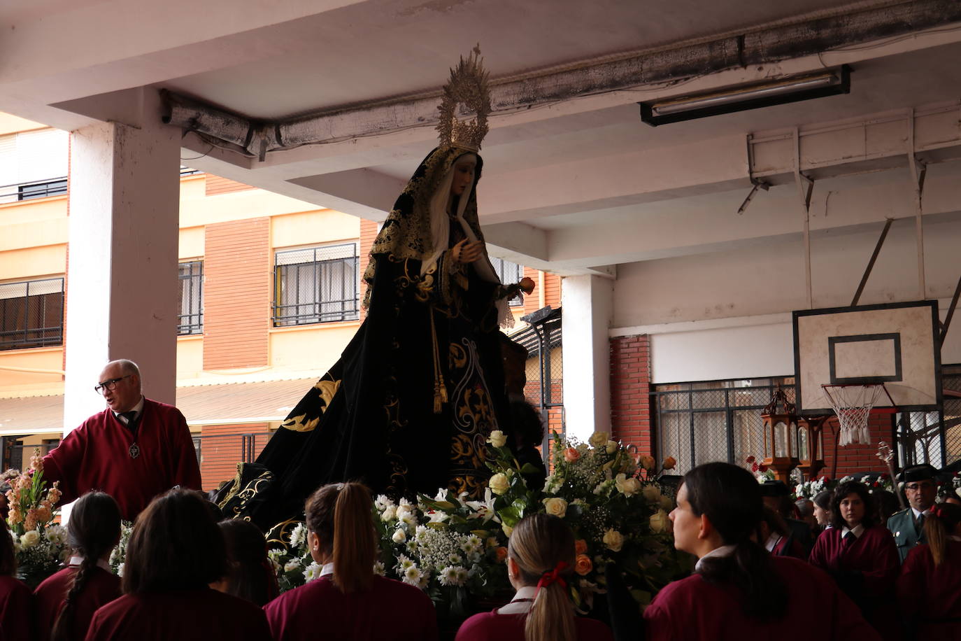 Procesión del santo Cristo del Desenclavo en León