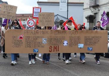 La plantilla del Centro Estrada se siente «ignorada» y valora protestas «más severas»