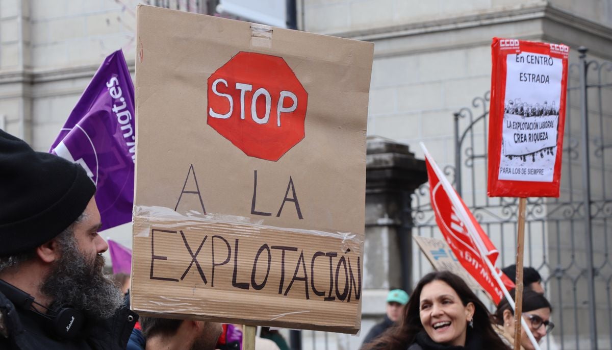 La plantilla del Centro Estrada realiza una marcha en León