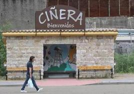 Imagen de archivo de la parada de autobús de Ciñera.