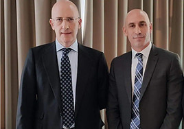 Tomás González Cueto (I), junto a Luis Rubiales.