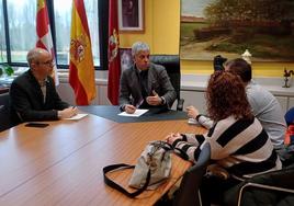 Reunión en la sede de la Junta en León.