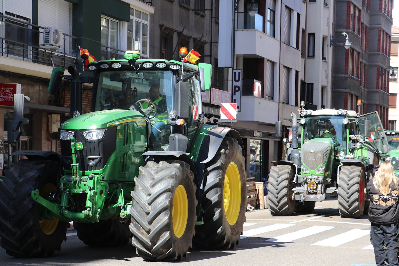 Tractorada por las calles de León