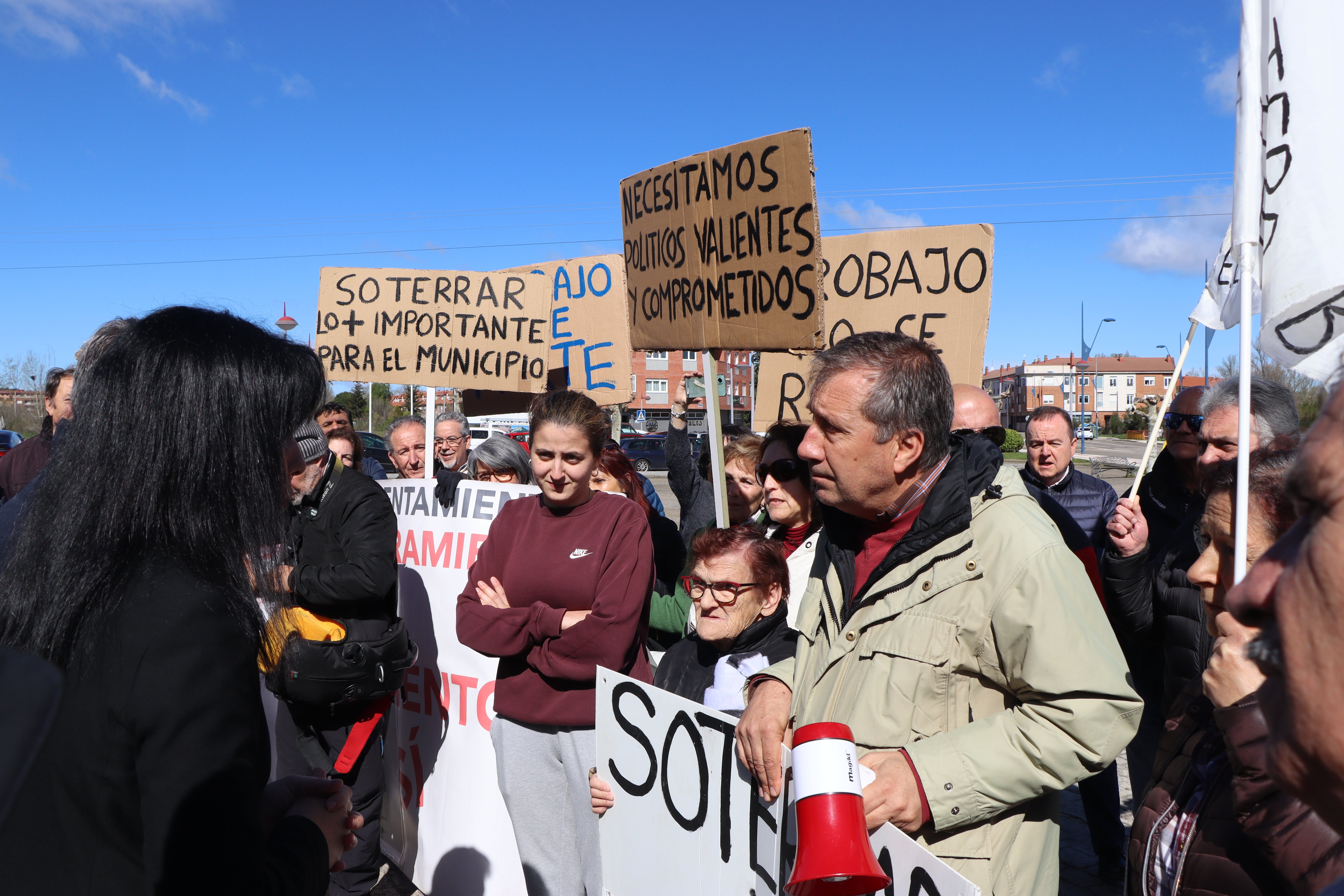 Las imágenes de la reunión por el soterramiento de San Andrés