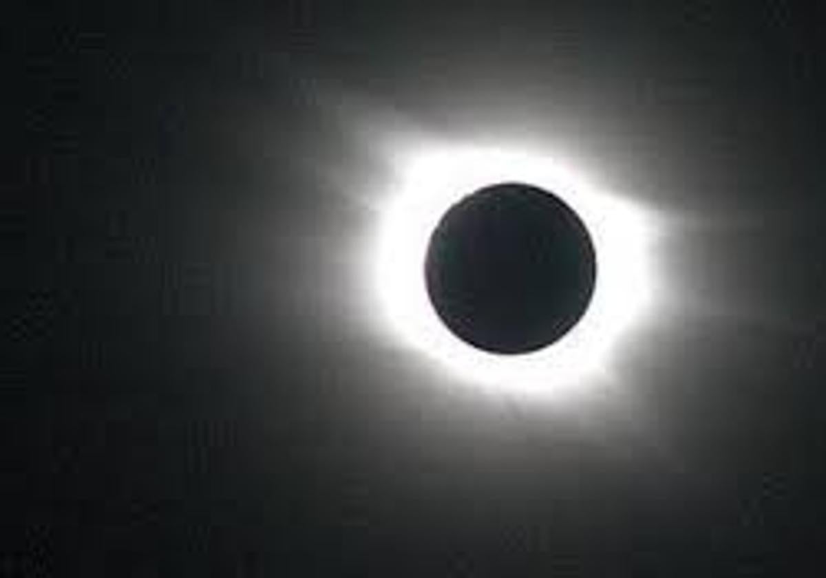 Imagen de archivo de un eclipse solar.