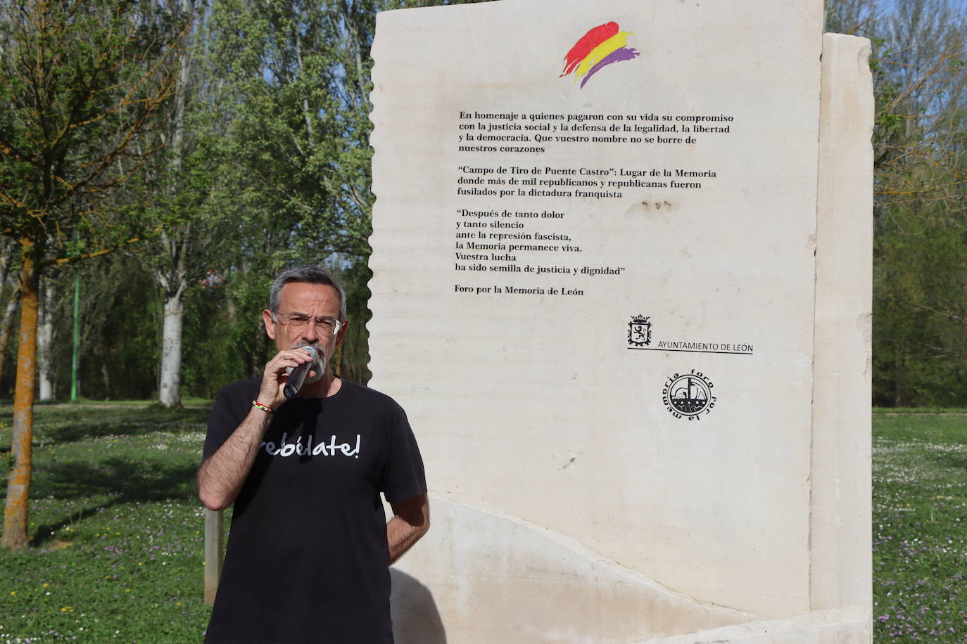 Imágenes del acto realizado en homenaje al el 93 aniversario de la segunda República.