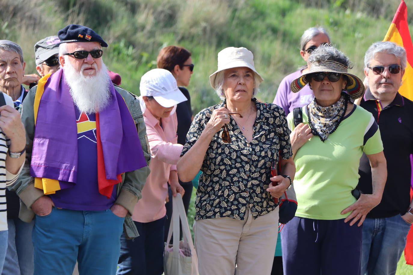 Imágenes del acto realizado en homenaje al el 93 aniversario de la segunda República.