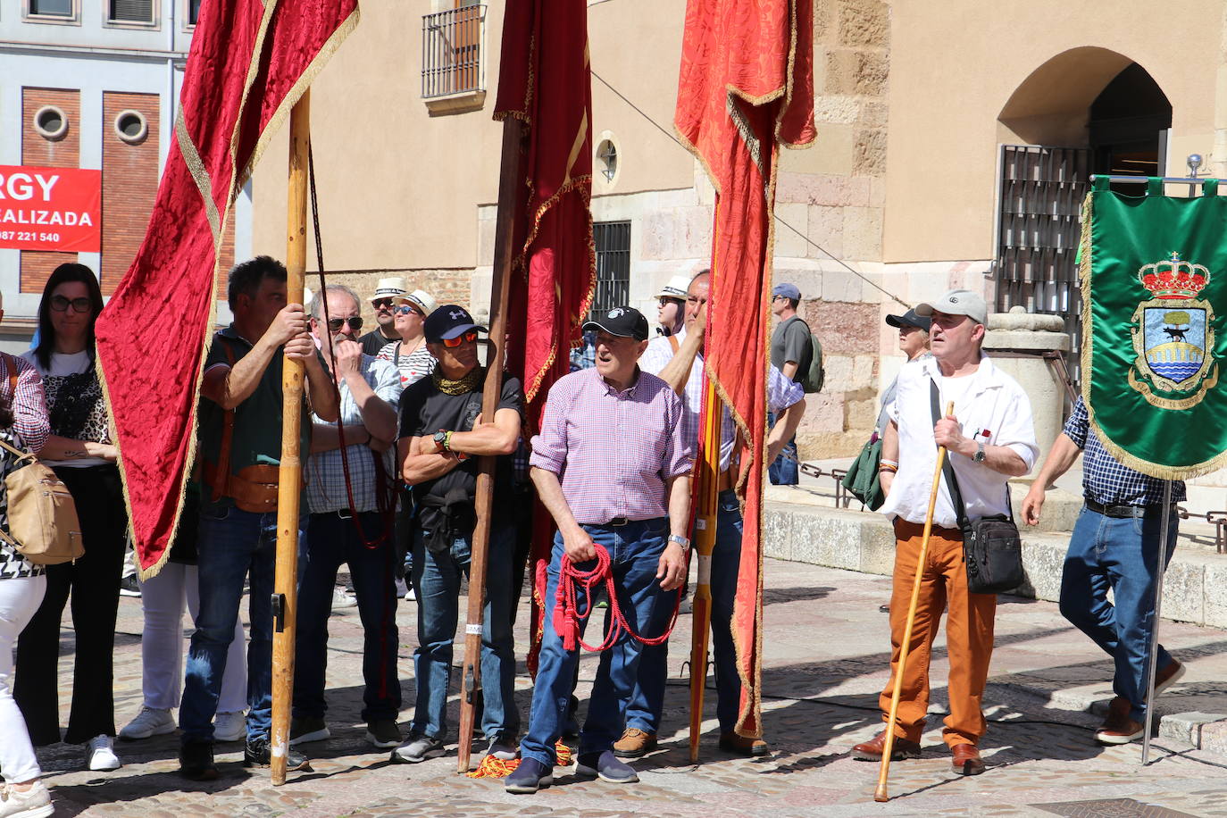 Imágenes del acto realizado en homenaje al el 93 aniversario de la segunda República.