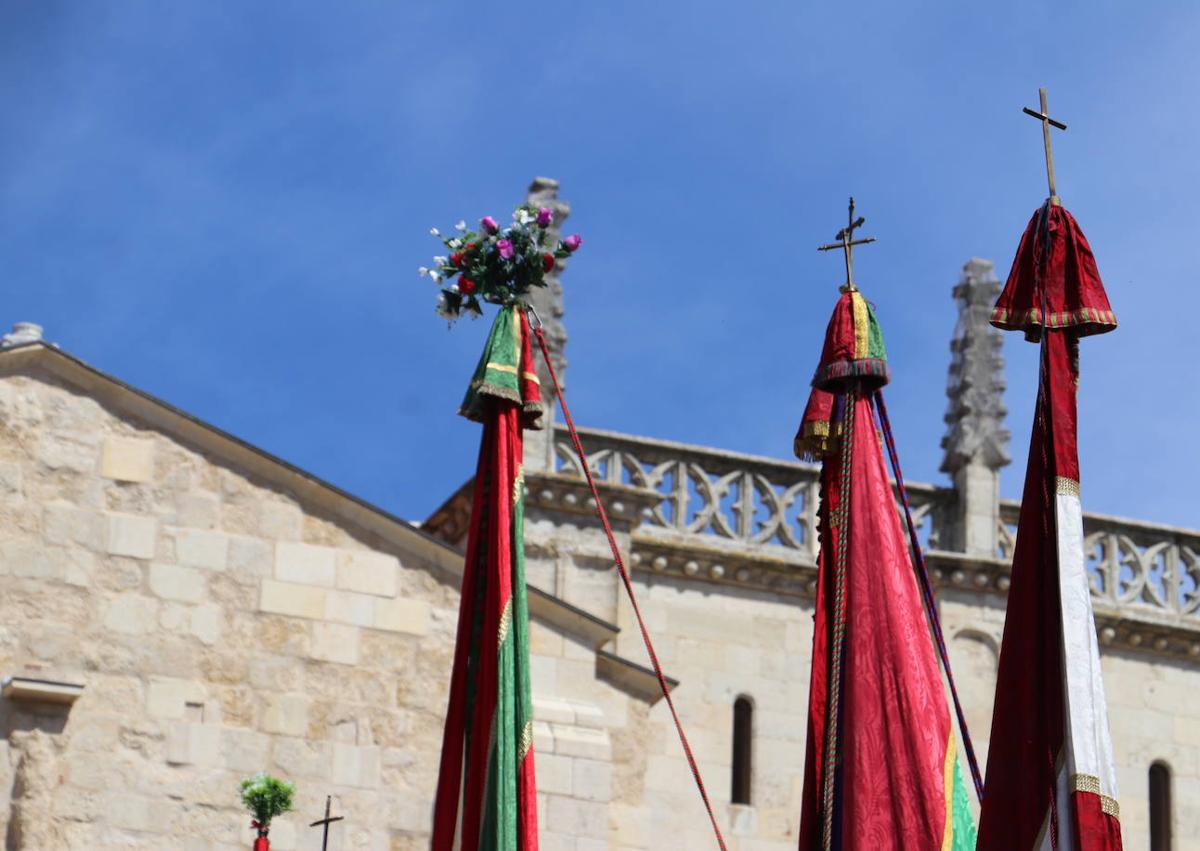 Imagen secundaria 1 - Pendones al cielo de San Isidoro