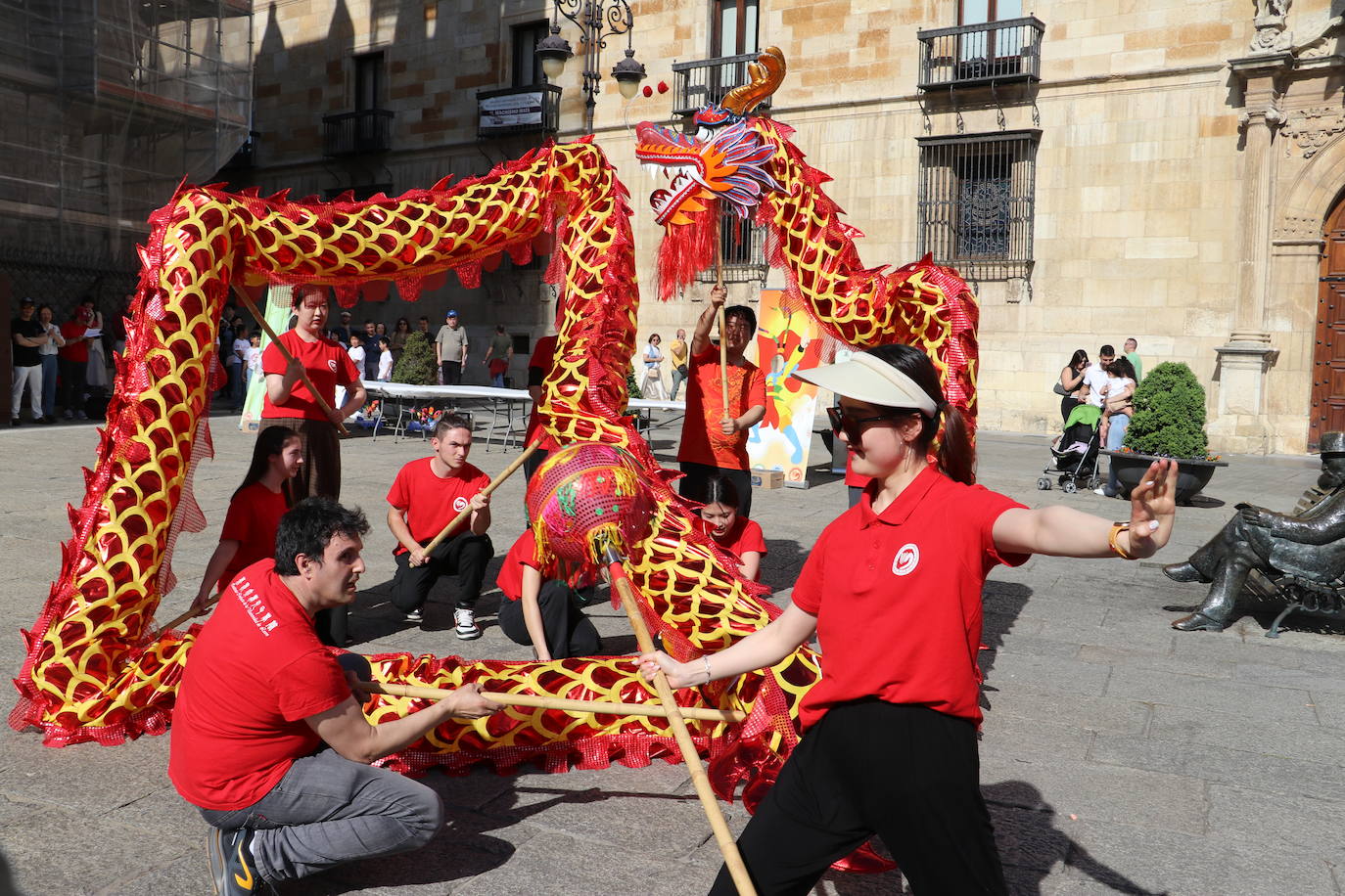 La danza del dragón chino en León
