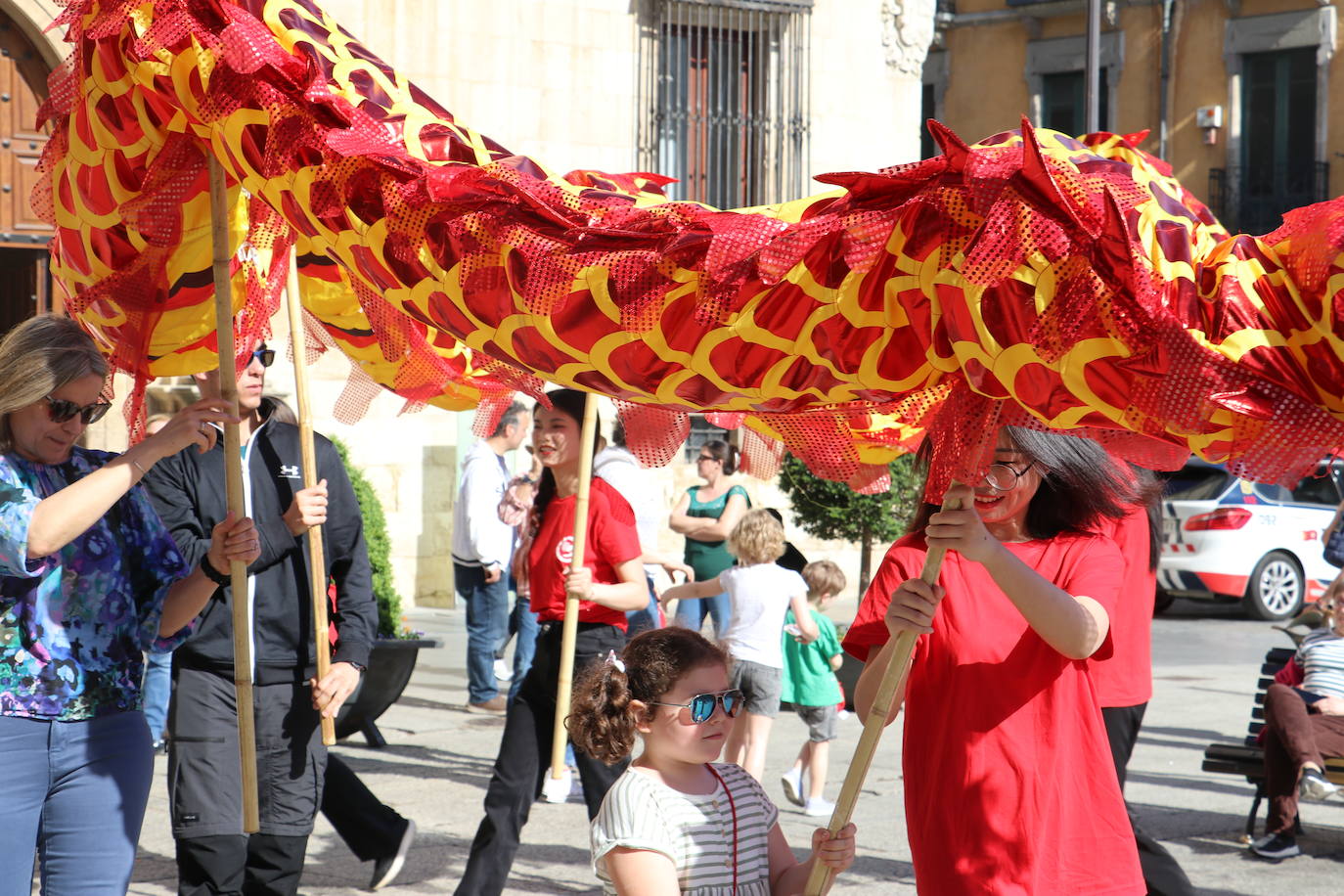 La danza del dragón chino en León