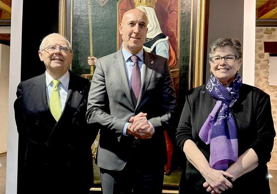 León reconoce el «valor y compromiso» de la Universidad de Washington en la ciudad