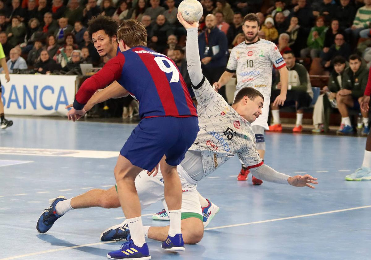 Santista, en el partido de la primera vuelta ante el Barça.