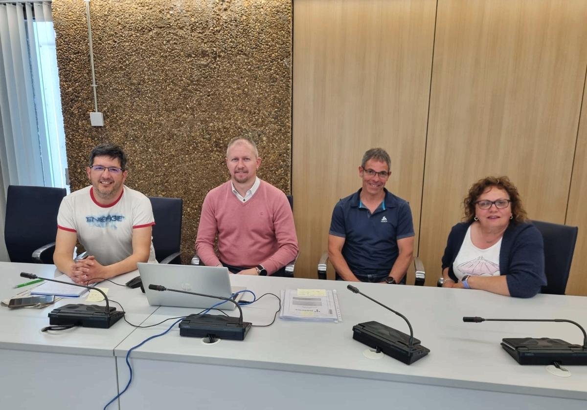 Reunión del alcalde de Villaquilambre, Jorge Pérez Robles, con los pedáneos de las localidades del noreste del municipio