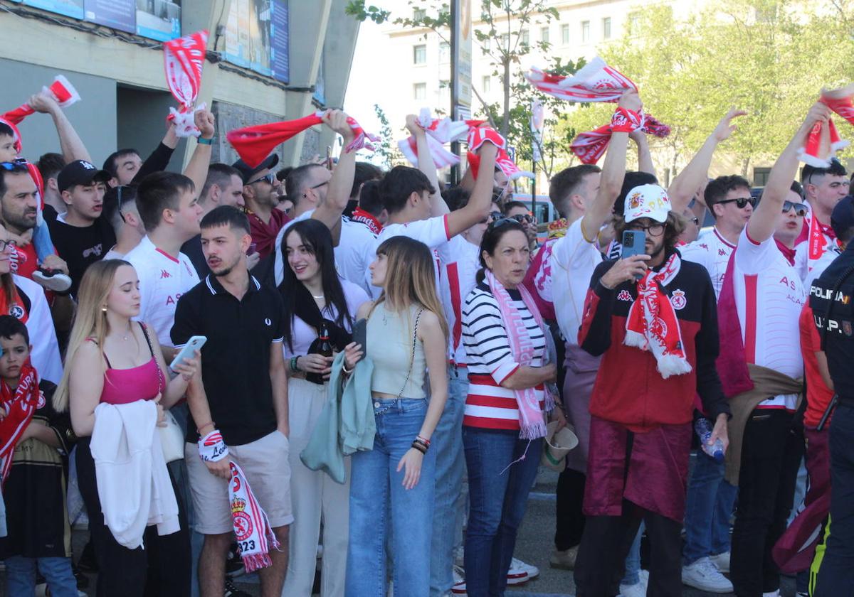 Ambiente para recibir al equipo en Riazor.