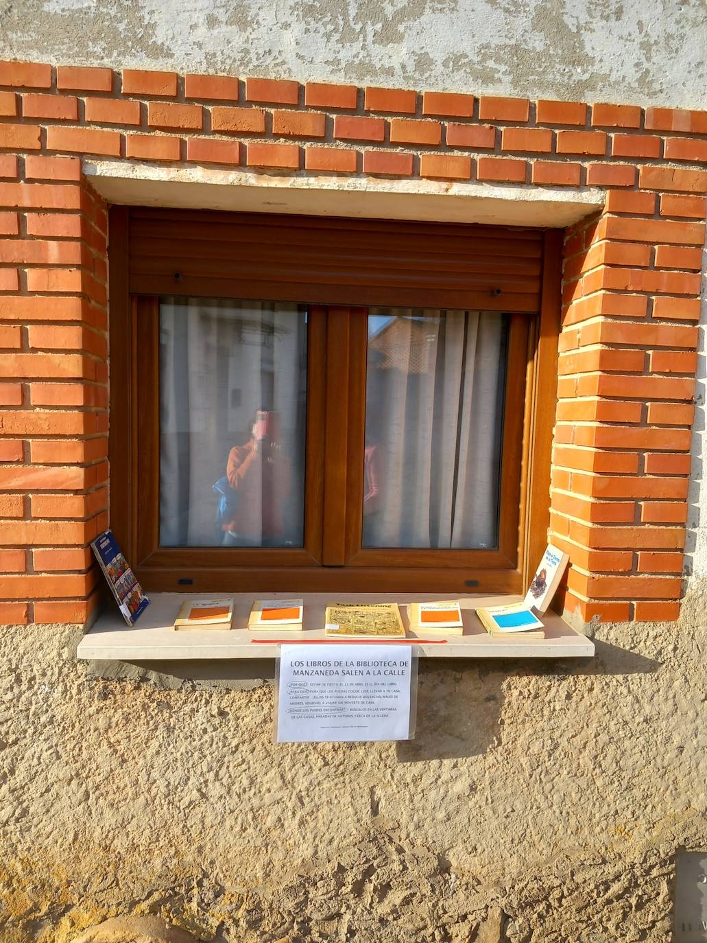 Las calles de Manzaneda de Torío se llenan de libros