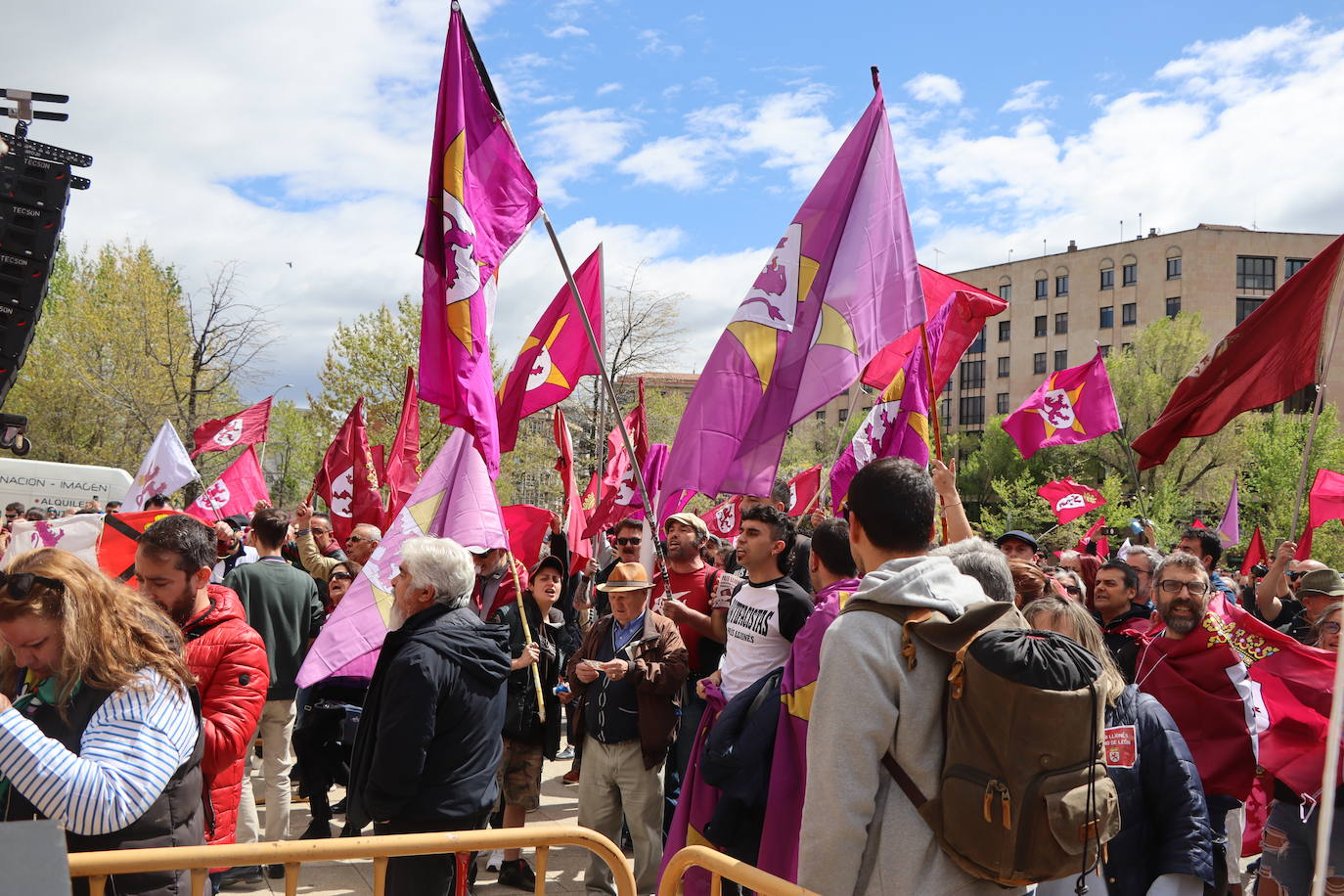 Altercados durante la fiesta del 23 de abril en León