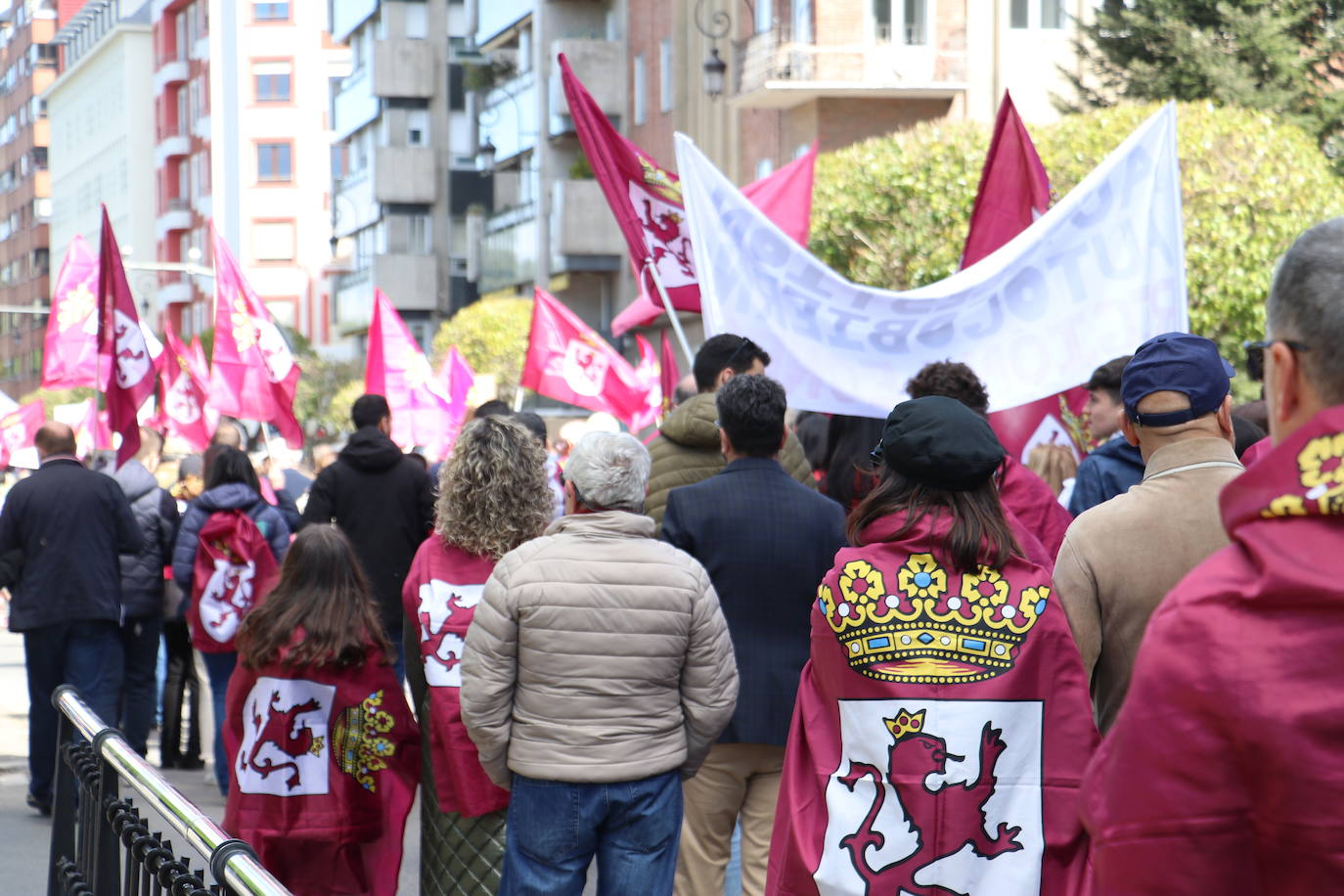 Manifestación por la autonomía leonesa en el Día de Castilla y León