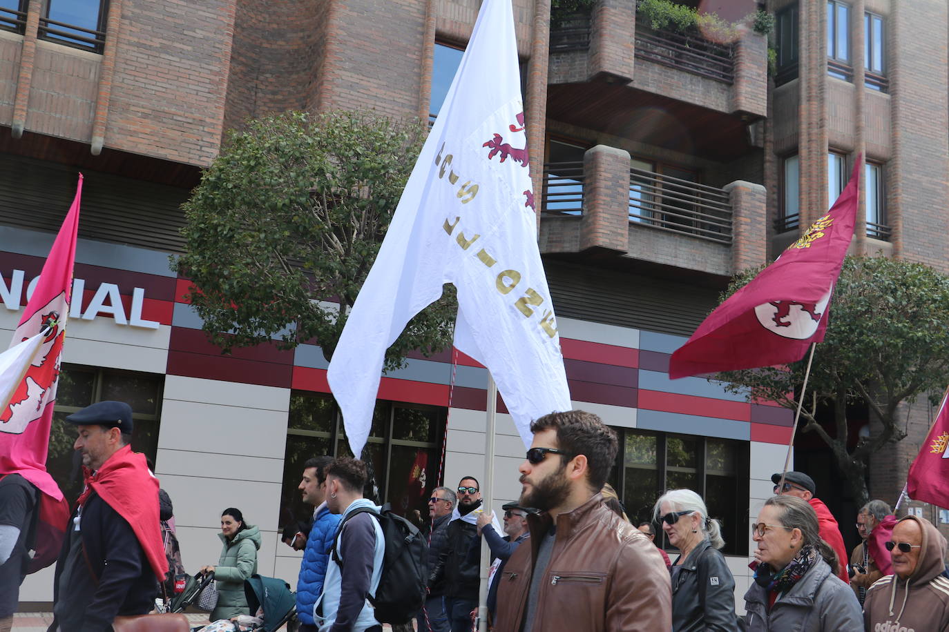 Manifestación por la autonomía leonesa en el Día de Castilla y León