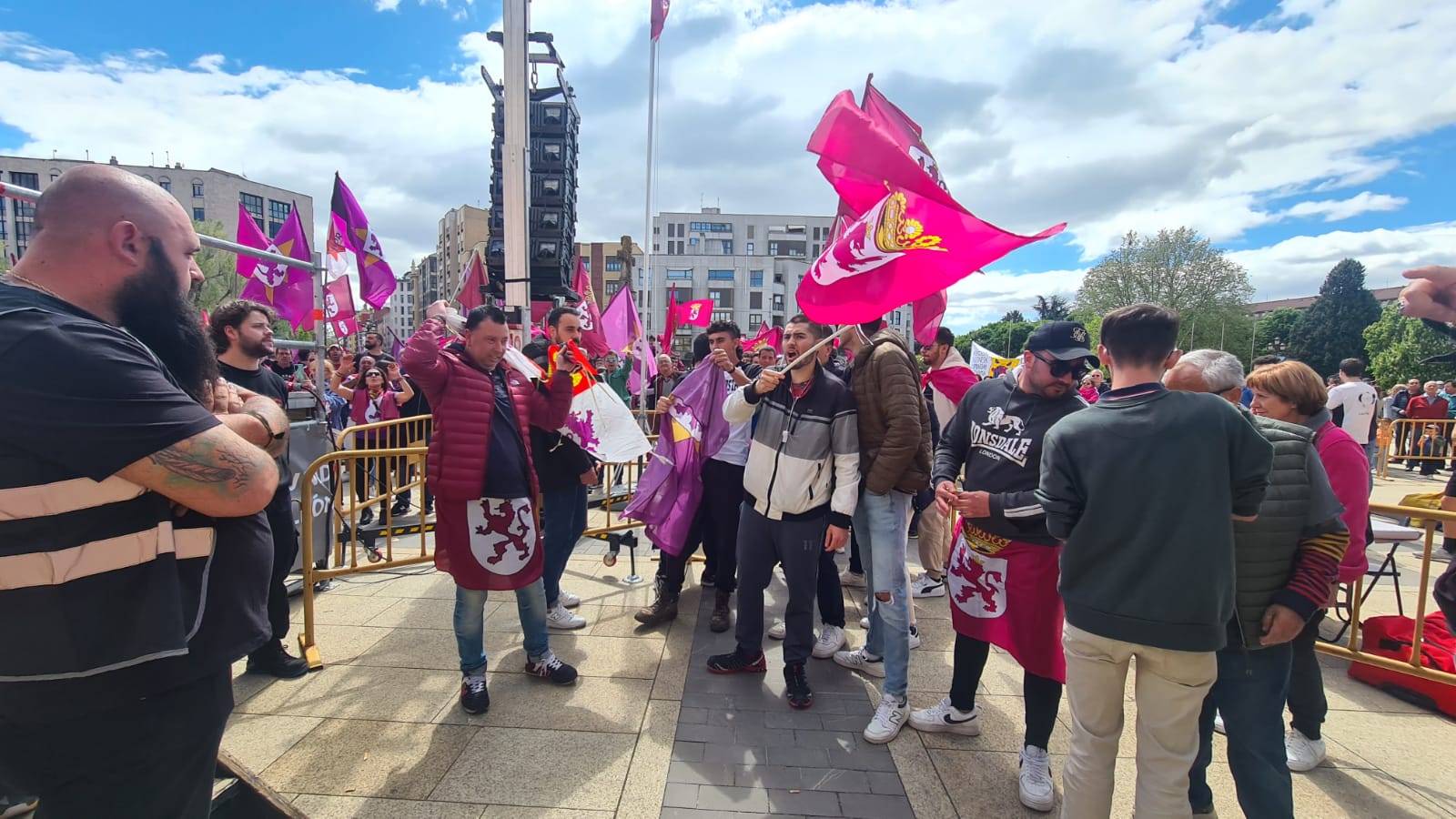 Altercados durante la fiesta del 23 de abril en León