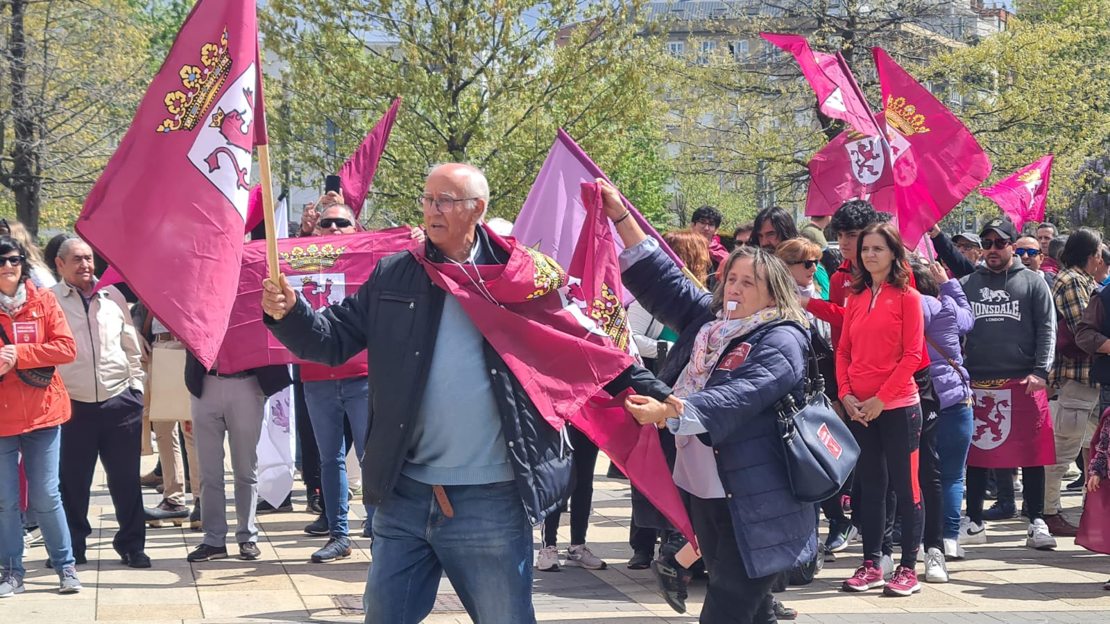 Altercados durante la fiesta del 23 de abril en León