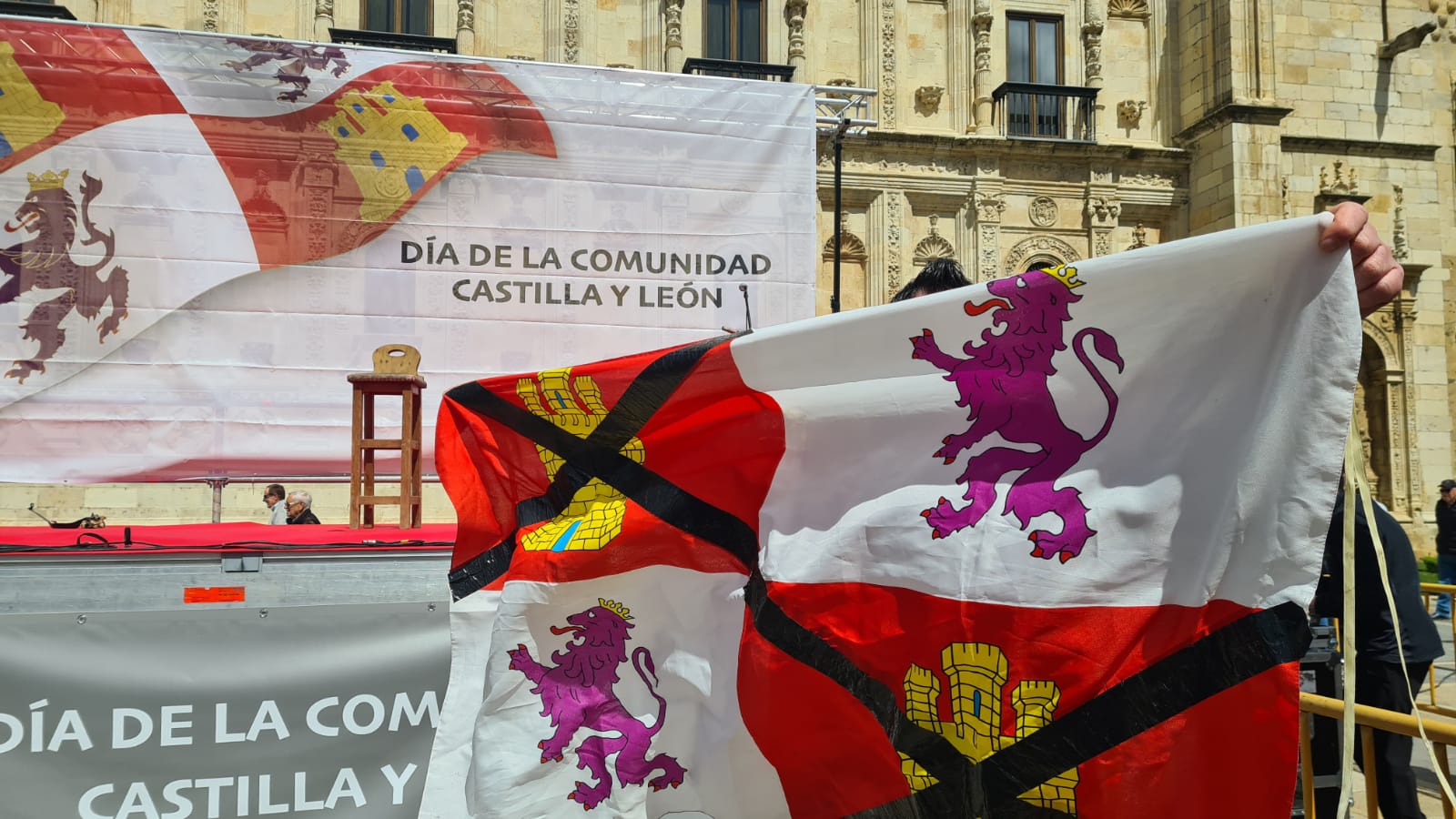 Altercados durante la fiesta del 23 de abril en León