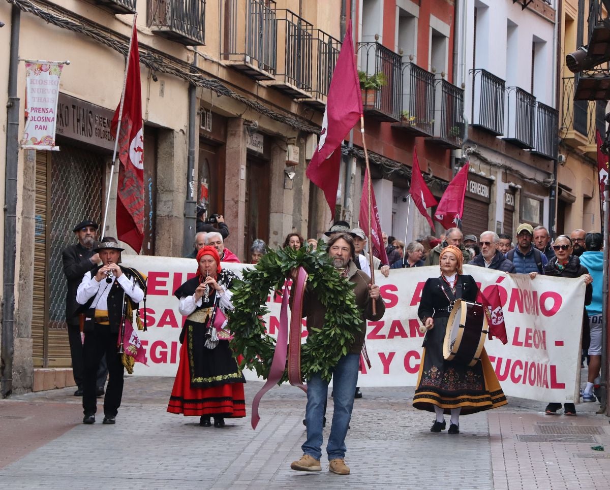 Homenaje a los Héroes Leoneses