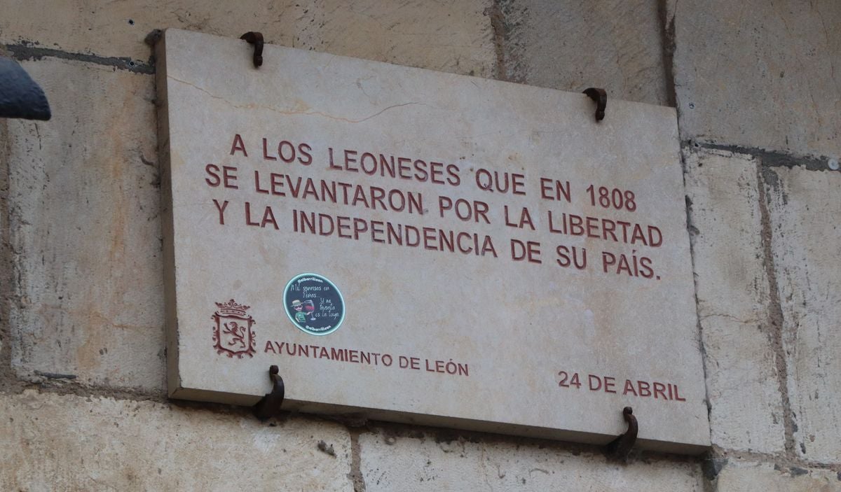 Homenaje a los Héroes Leoneses