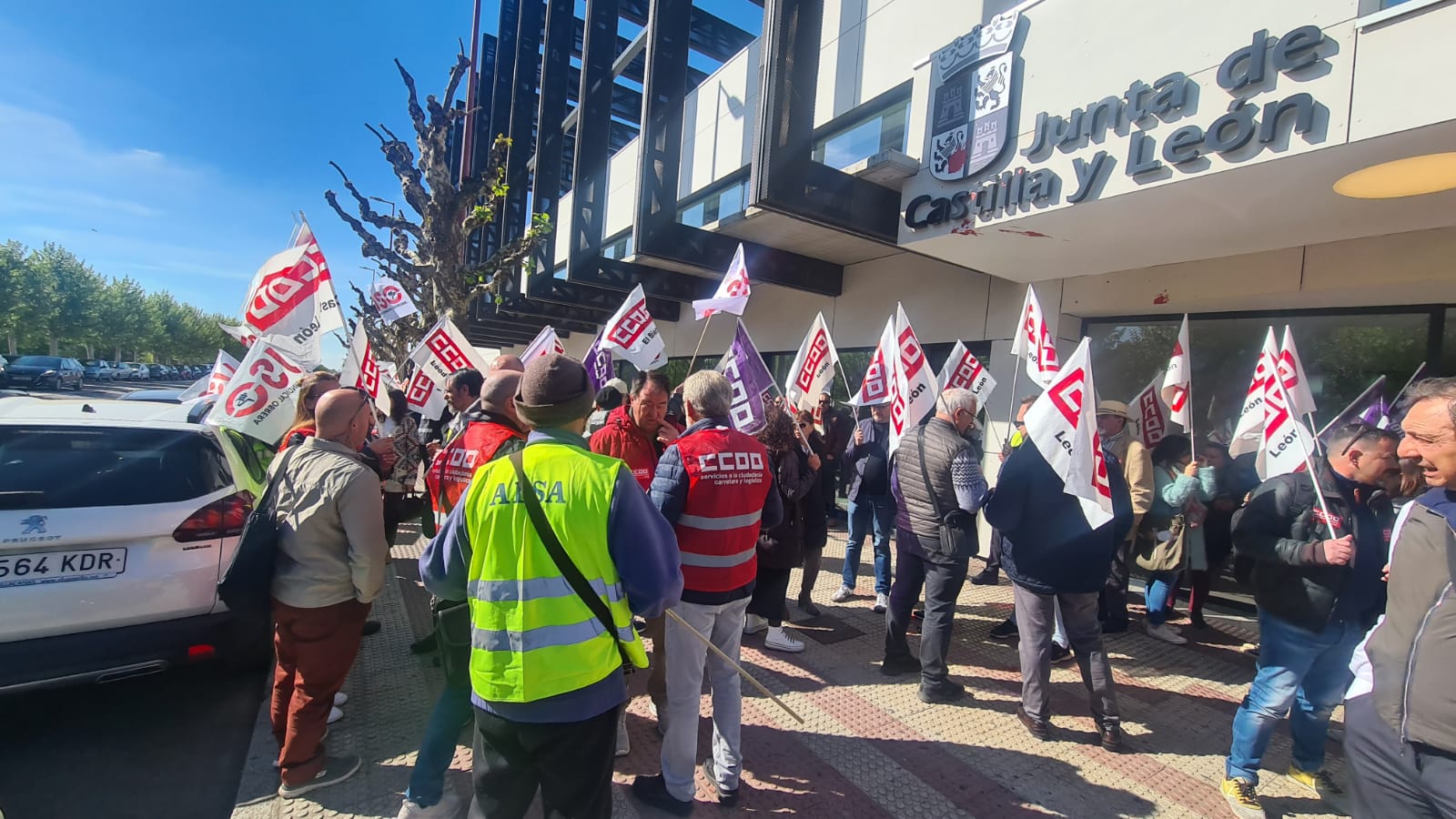 Concentración de los trabajadores de Alsa en León