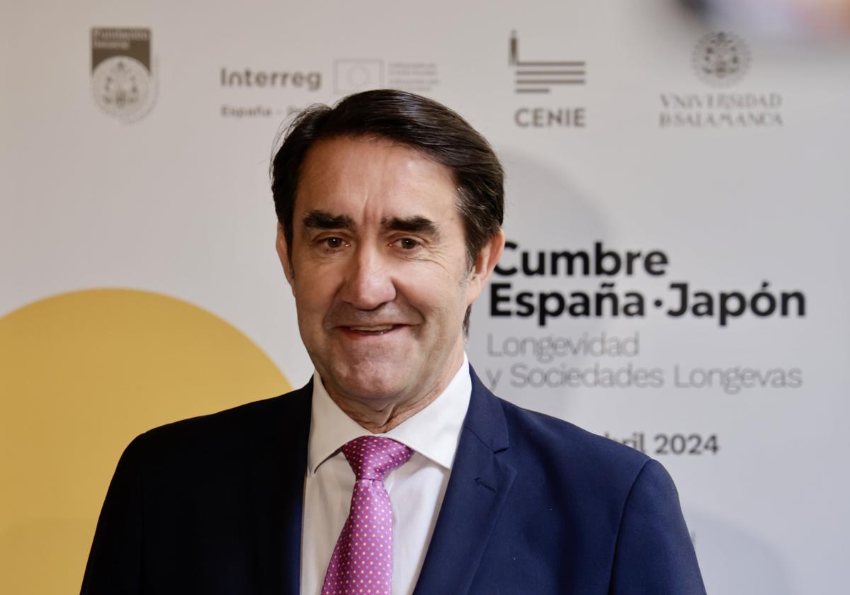 Quiñones sugiere una «vuelta a la sensatez» en la gestión del lobo que permita «el control y el equilibrio»