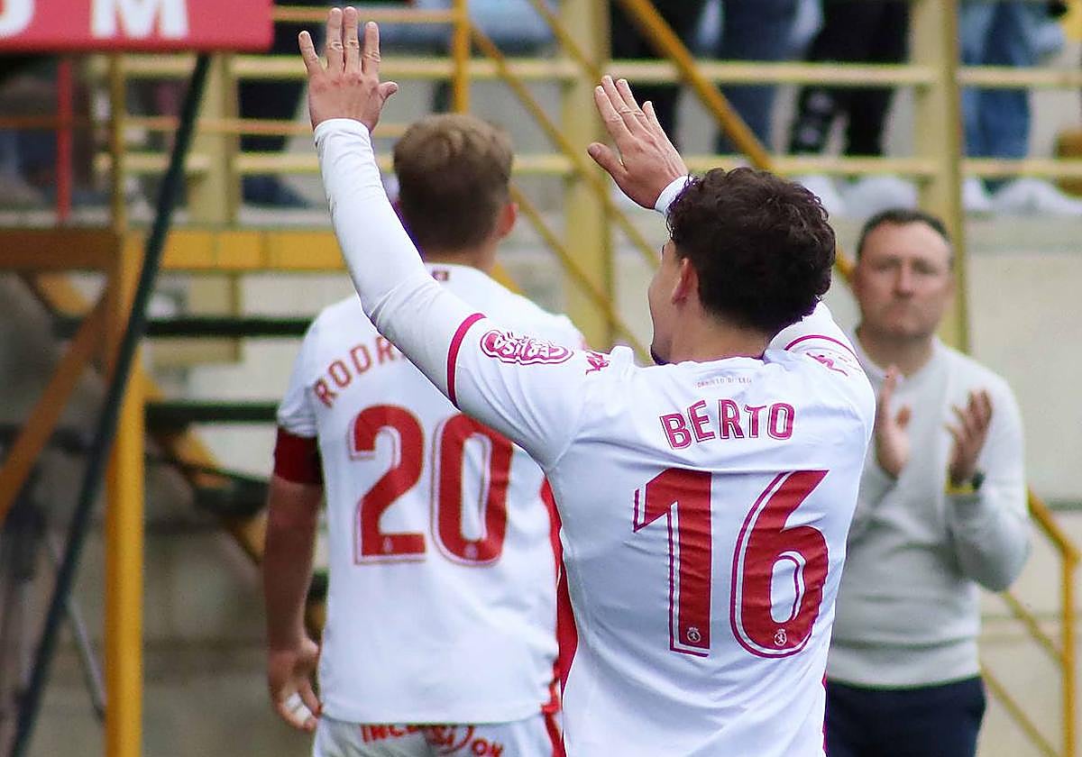 Berto celebra el gol que supuso el 2-0 ante el Nástic.