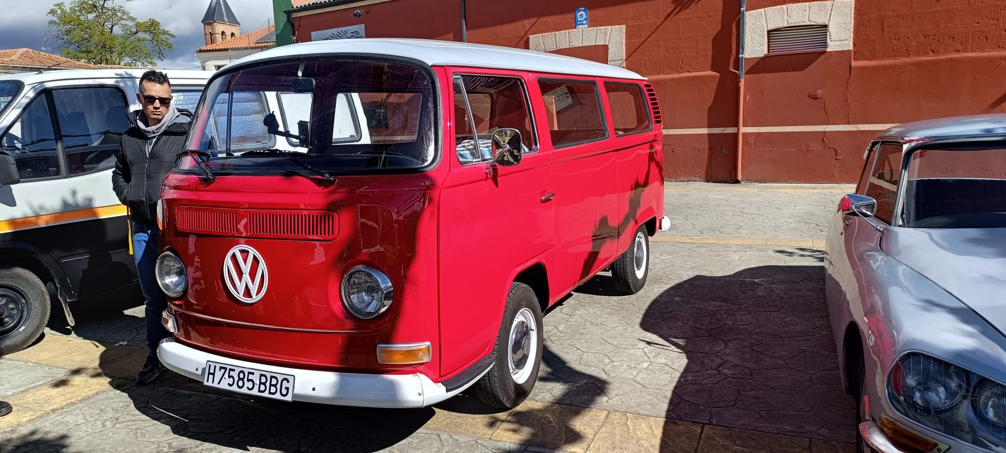 Concentración de coches clásicos en Hospital de Órbigo