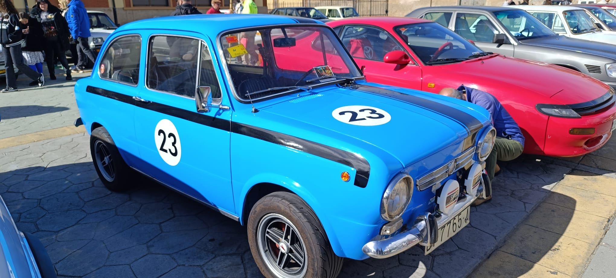 Concentración de coches clásicos en Hospital de Órbigo