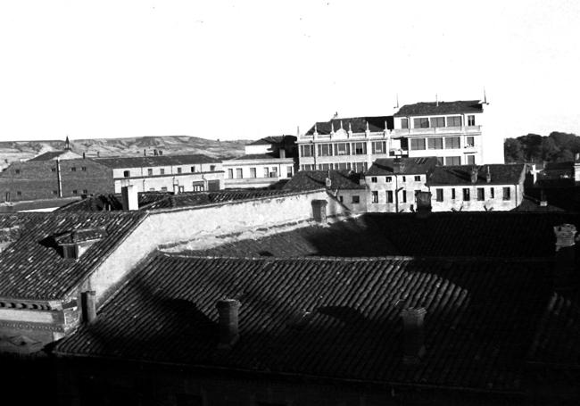 Las lomas de León desde la azotea de la Casa Algamene.