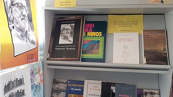 La literatura de Antonio Pereira se 'sube' a la flota de bibliobuses de León