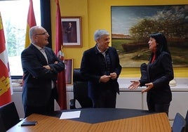 El delegado territorial de la Junta, Eduardo Diego, mantuvo un encuentro con la alcaldesa de San Andrés, Ana Fernández Caurel.