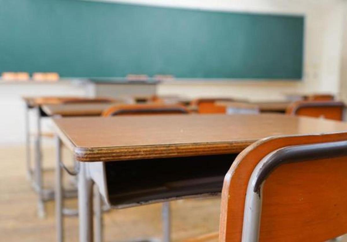 Los alumnos de un instituto comparten 'stickers' con la fotografía de una profesora para burlarse de ella