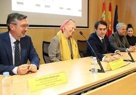 El consejero de Medio Ambiente, Vivienda y Ordenación del Territorio, Juan Carlos Suárez-Quiñones, inaugura la Jornada Técnica de Cooperación de Incendios Forestales.