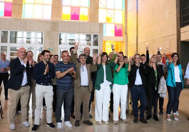 Nuria y su equipo en la facultad de Económicas.