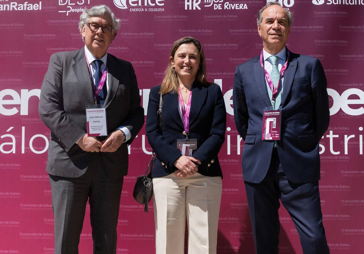 Reunión en un foro de los representantes de las patronales de Galicia, Asturias y León.