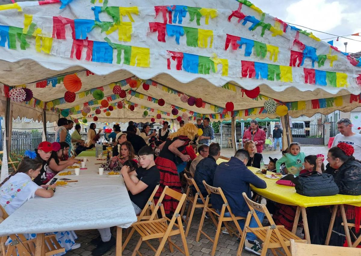 Imagen secundaria 1 - Ciñera se suma a la celebración de la Feria de Abril