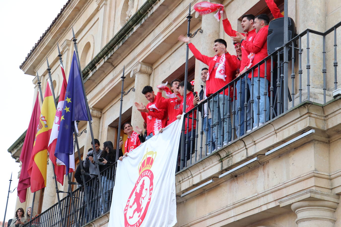 La afición recibe a la Cultural de baloncesto