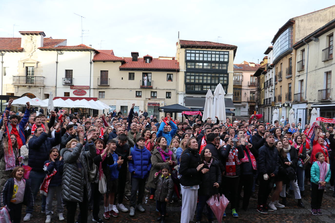 La afición recibe a la Cultural de baloncesto